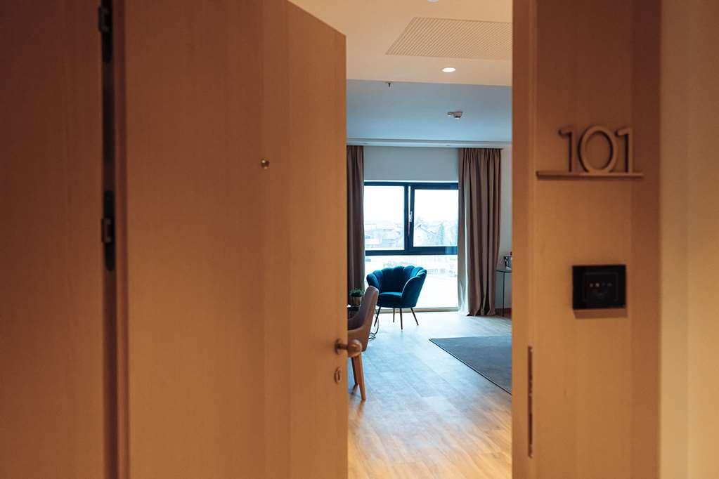 Antunovic Hotel East Sesvete Oda fotoğraf
